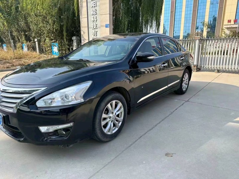 保定15年日产天籁3