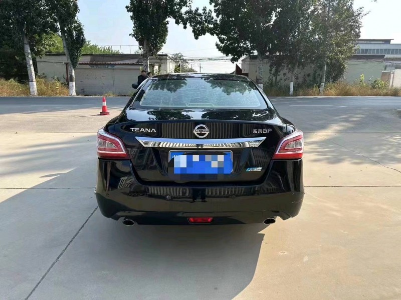 保定15年日产天籁4