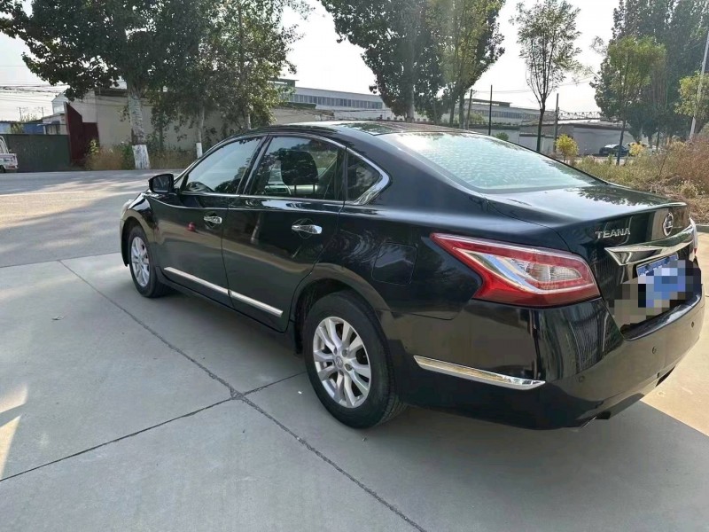 保定15年日产天籁5