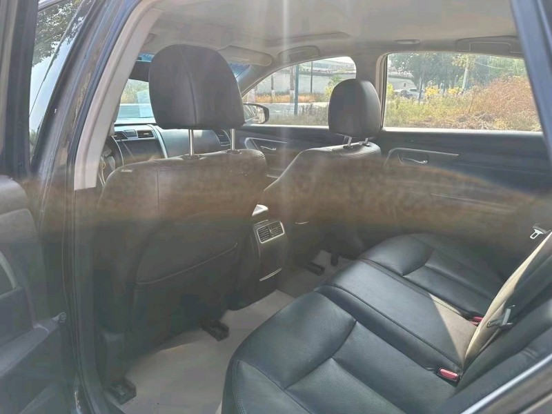 保定15年日产天籁7