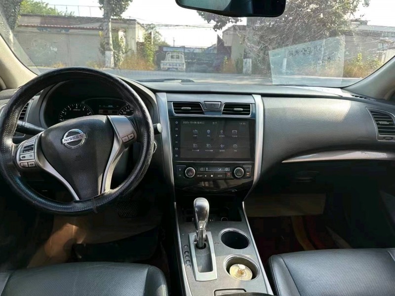 保定15年日产天籁8