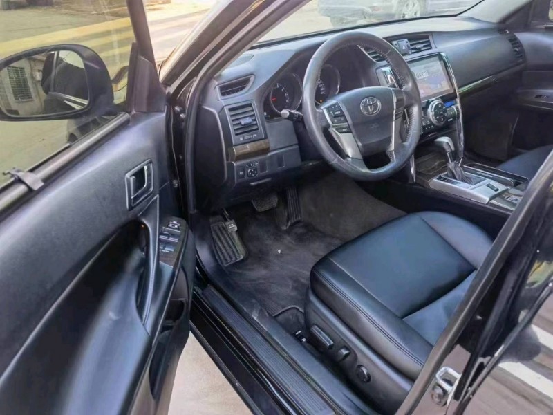 保定14年丰田锐志8