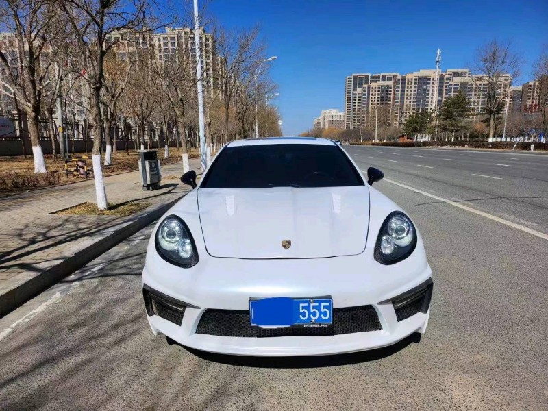 邢台13年保时捷帕拉梅拉1