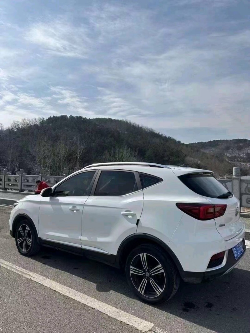 东营18年名爵ZS7