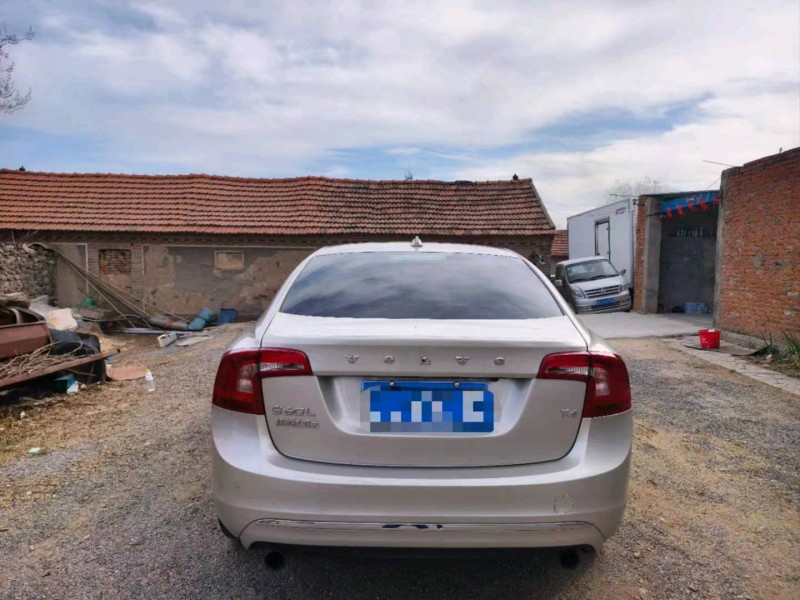 东营17年沃尔沃S60L4