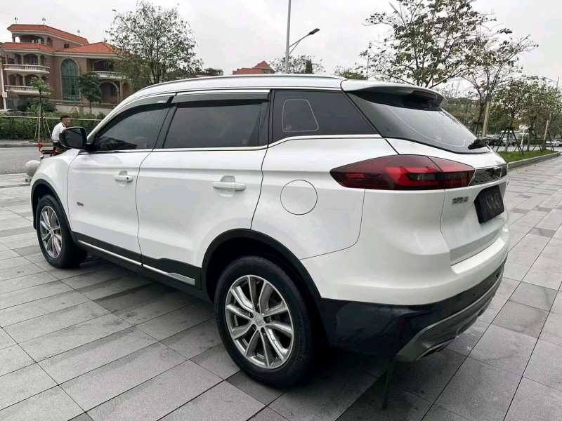 东莞18年吉利博越8