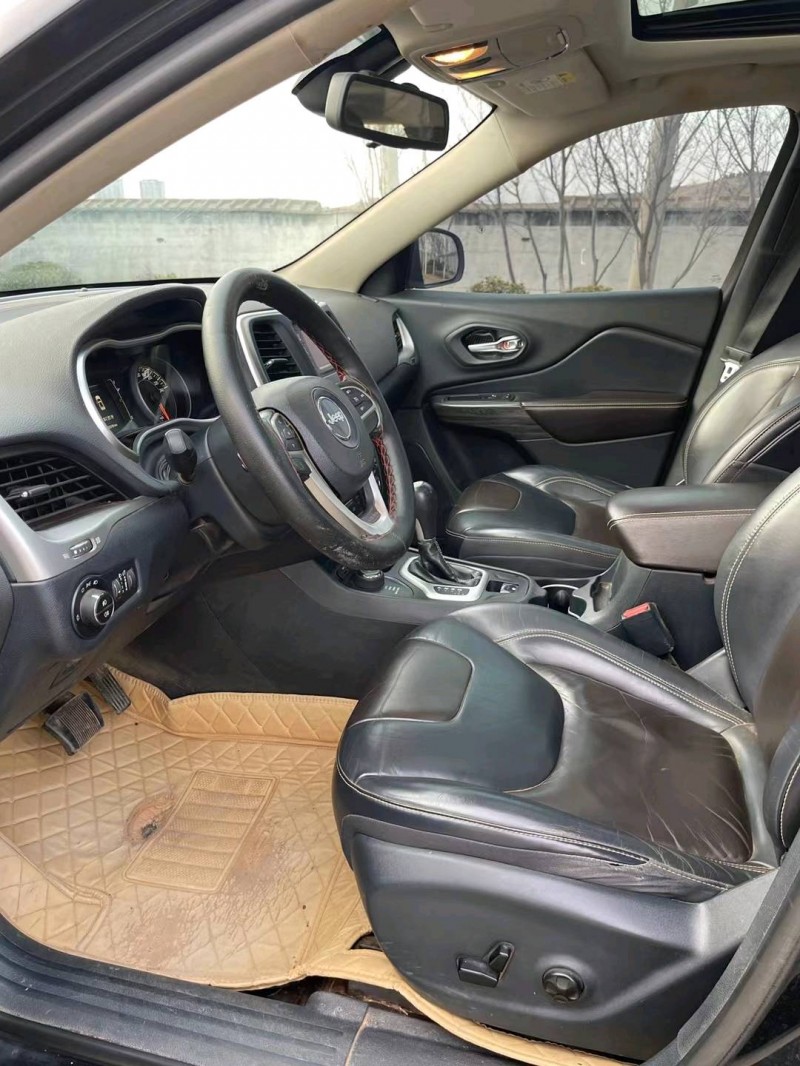 徐州16年Jeep自由光9