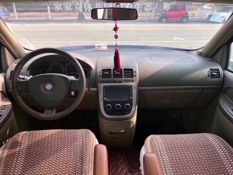 济宁15年别克GL84