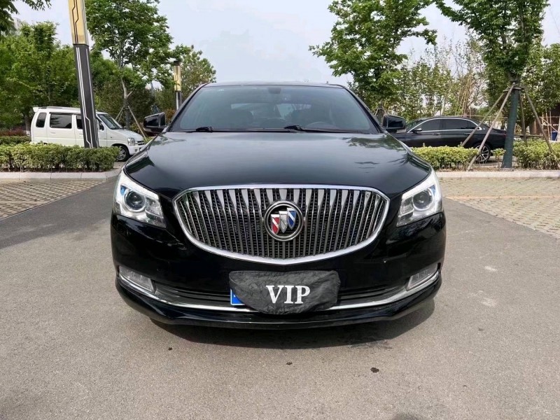 济宁15年别克君越1