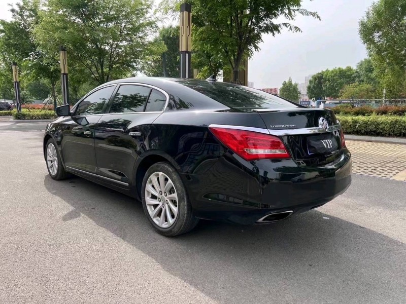 济宁15年别克君越8