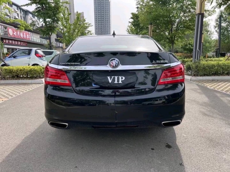 济宁15年别克君越9