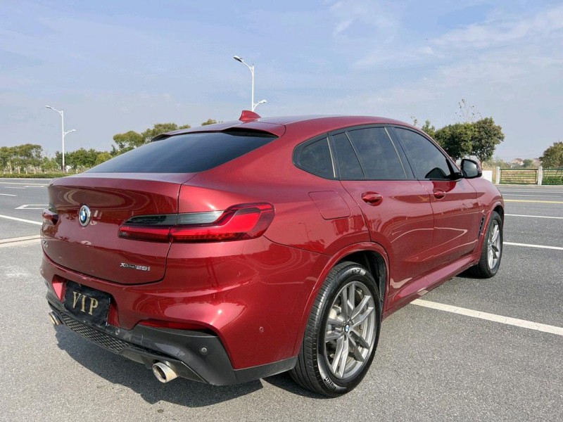 盐城19年宝马X49