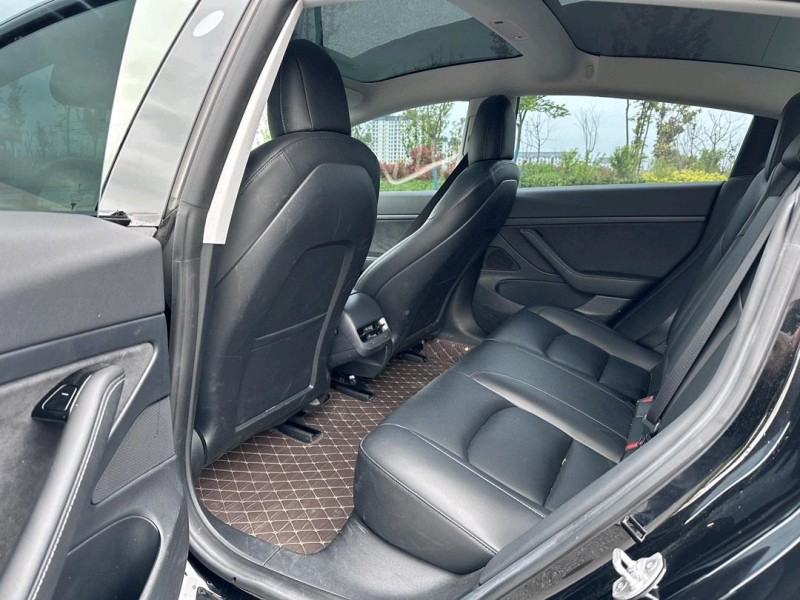 鹽城20年特斯拉MODEL 34