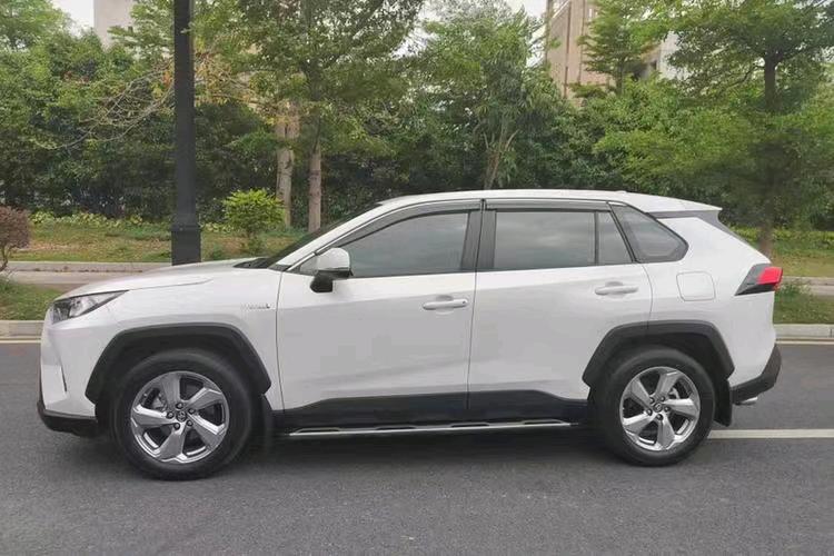 汕头22年丰田RAV47