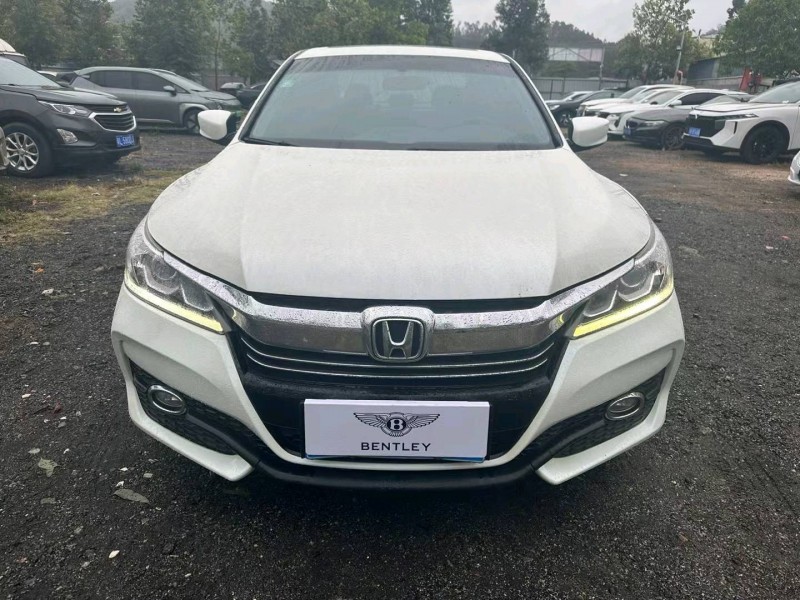 广州17年本田雅阁1