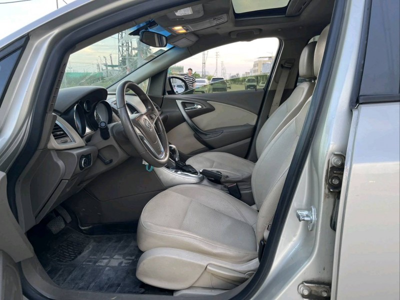 汕头11年别克英朗5