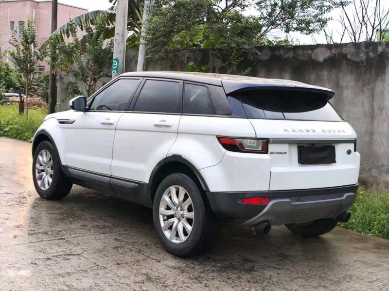 济宁17年路虎极光3