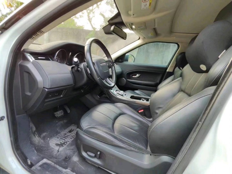 济宁17年路虎极光7