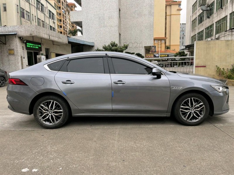 中山22年比亚迪秦2