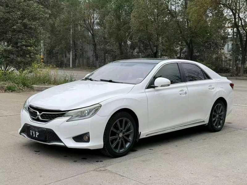 襄阳15年丰田锐志3