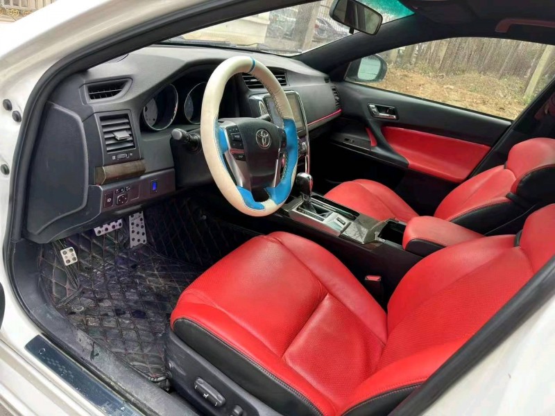 襄阳15年丰田锐志5