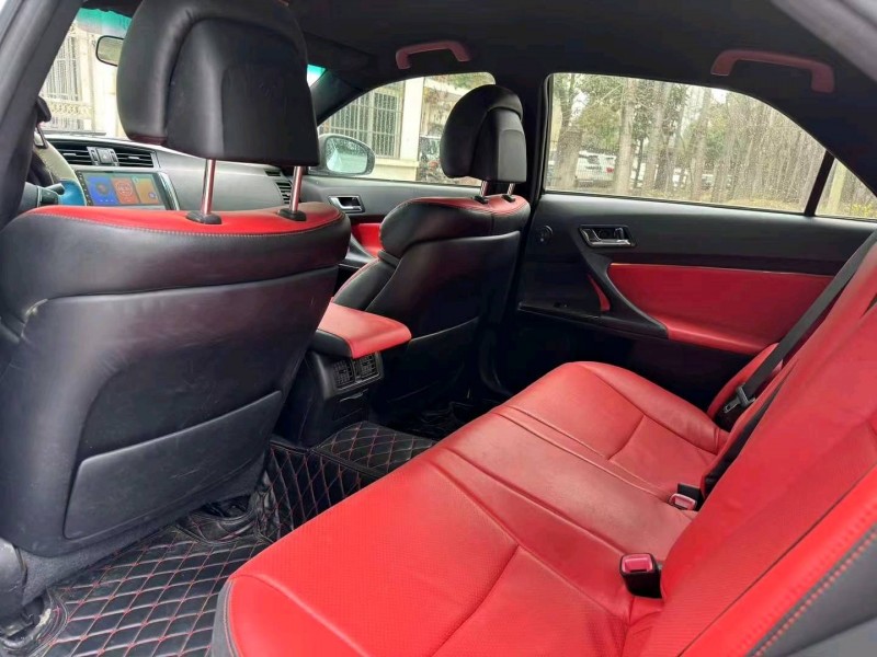 襄阳15年丰田锐志6