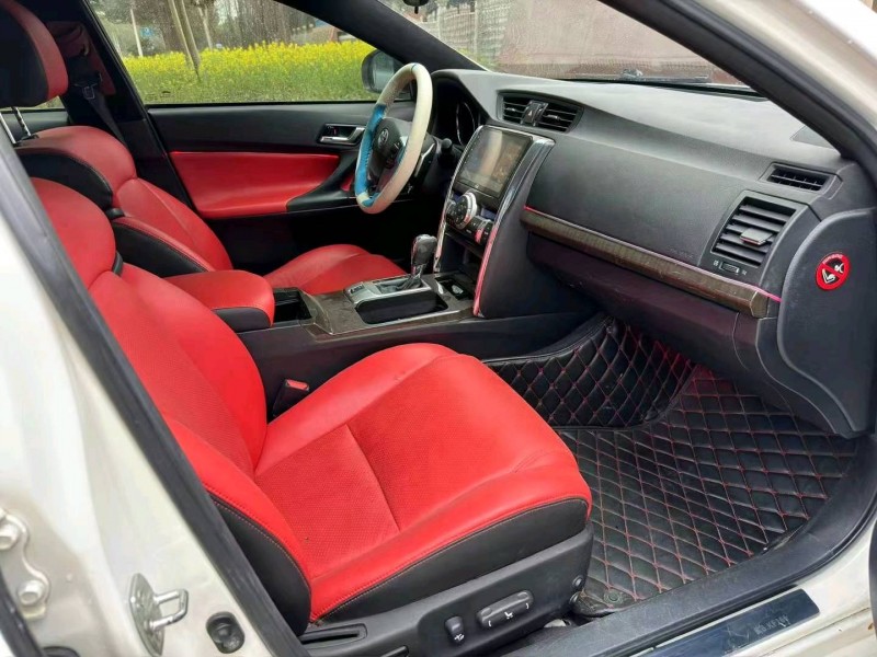 襄阳15年丰田锐志8