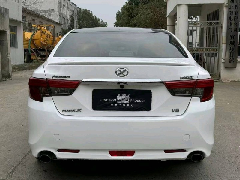 襄阳15年丰田锐志9