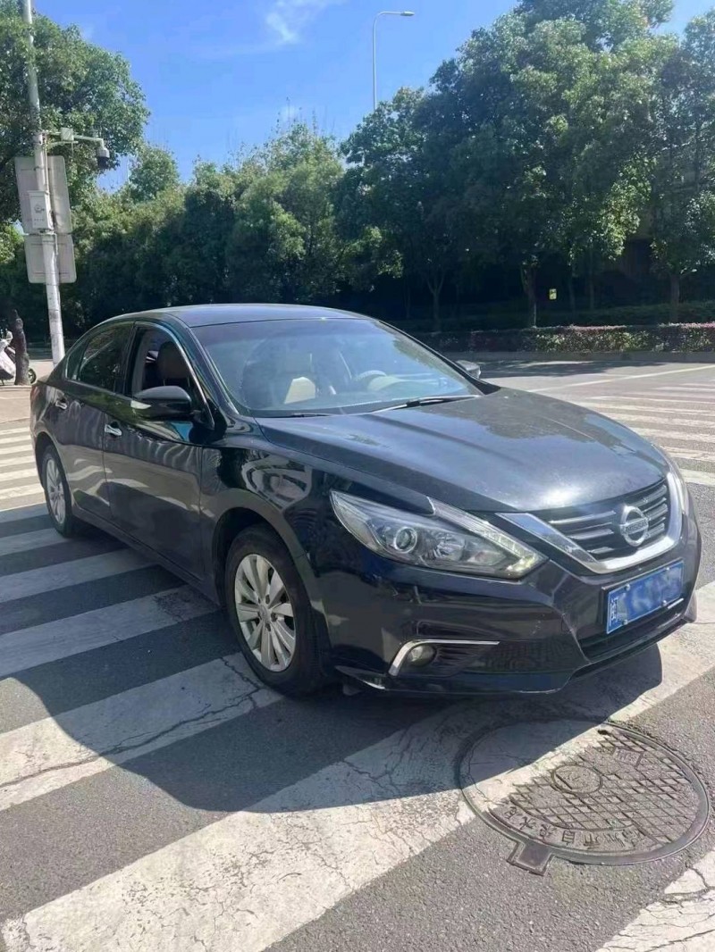 漳州18年日產天籟2