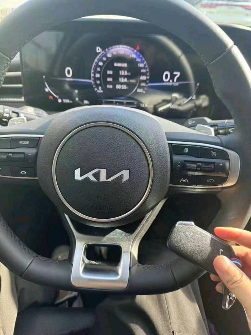 潍坊23年起亚K5凯酷2