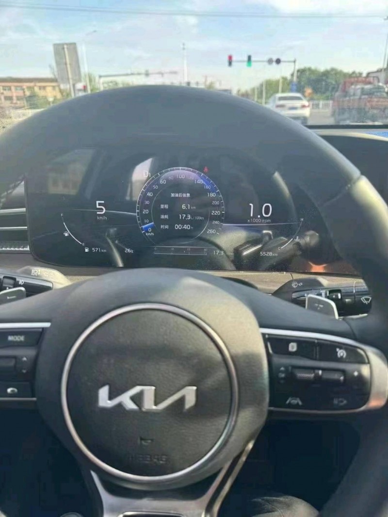 潍坊23年起亚K5凯酷3