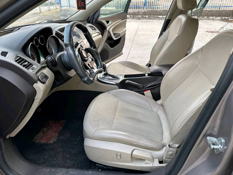 徐州12年别克君威6