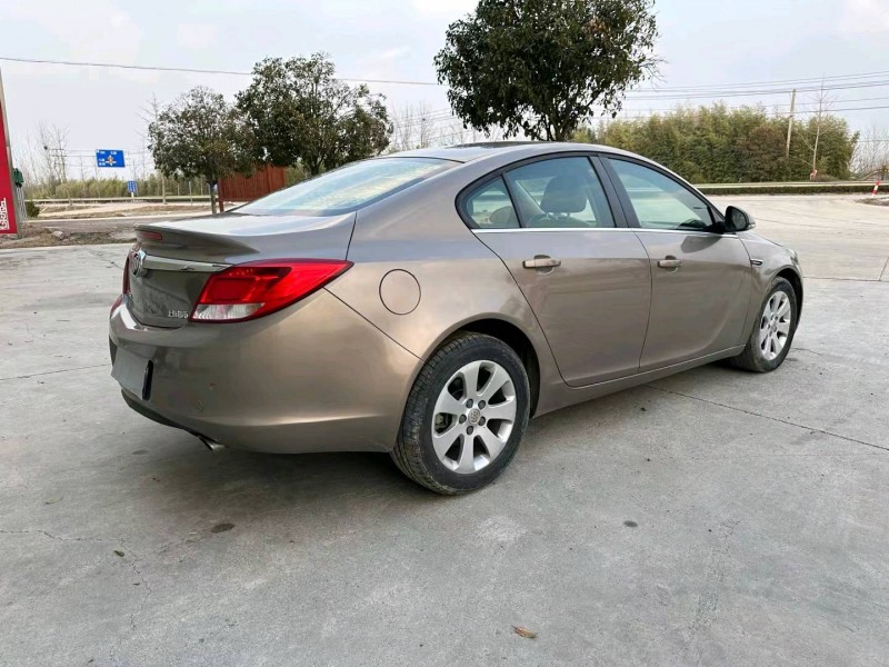 徐州12年别克君威8