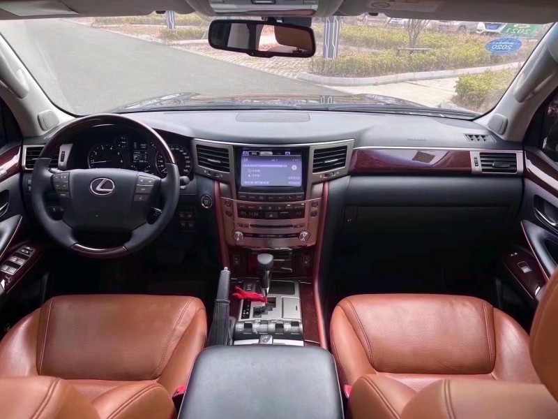 济宁15年雷克萨斯LX5