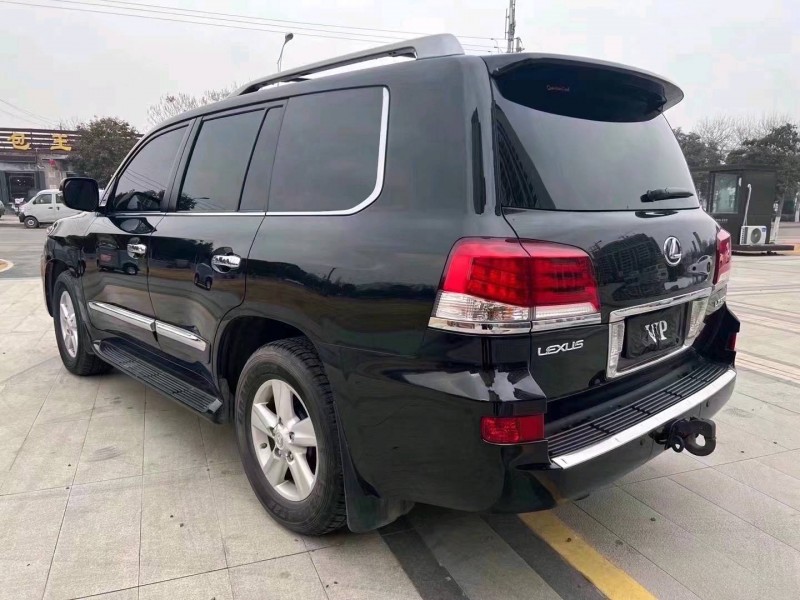 济宁15年雷克萨斯LX7
