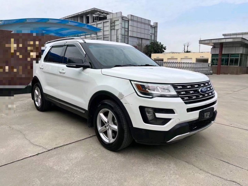 济宁16年福特探险者3