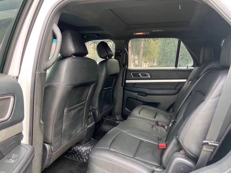 济宁16年福特探险者6