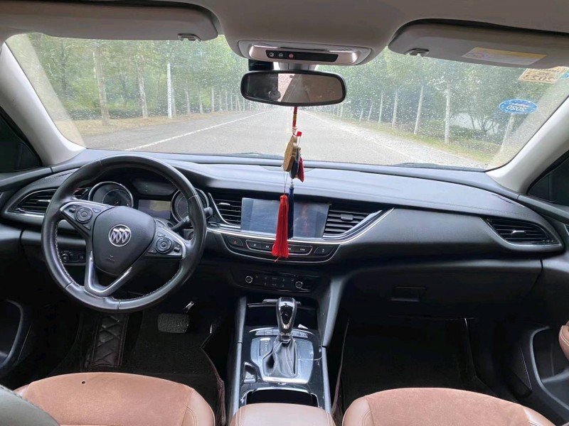 徐州17年别克君威7