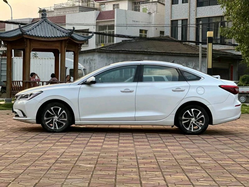汕头19年长安汽车逸动6