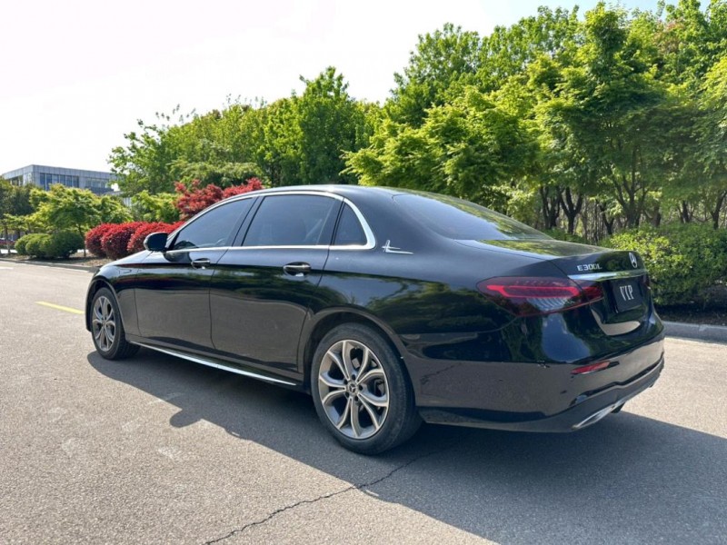 盐城21年奔驰E8