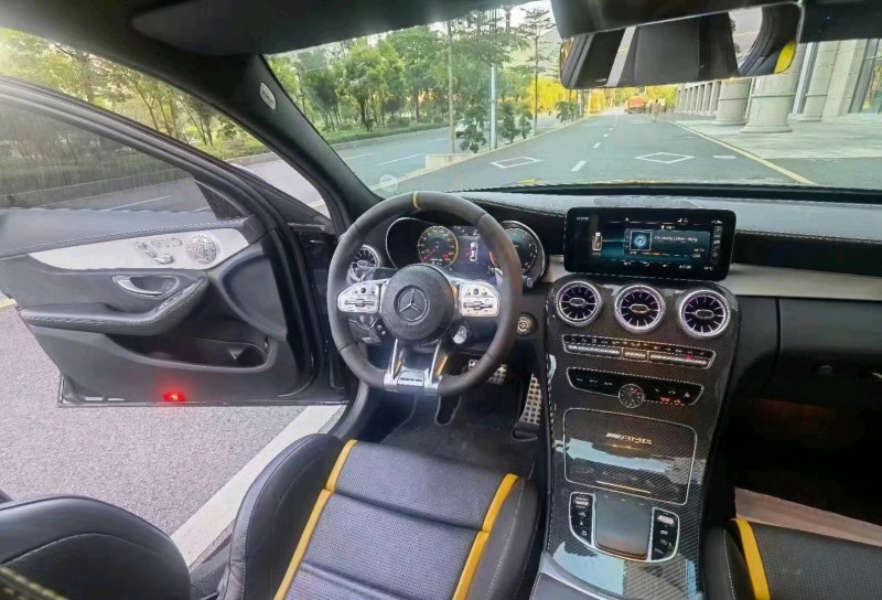 广州21年奔驰AMG4
