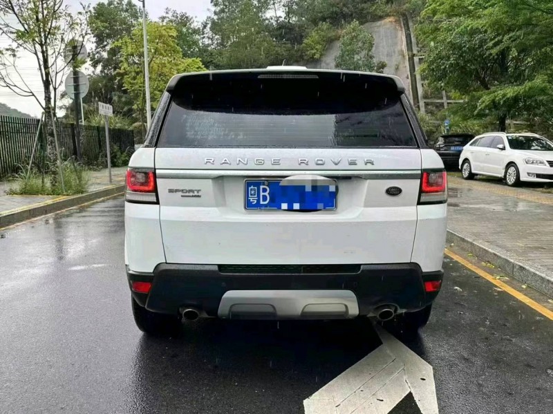 广州18年路虎揽胜运动8