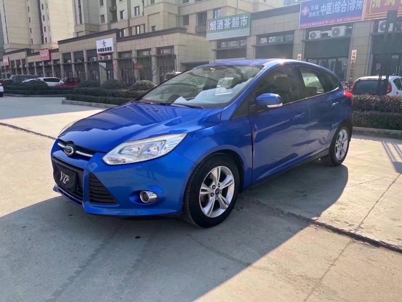 济宁13年福特福克斯2