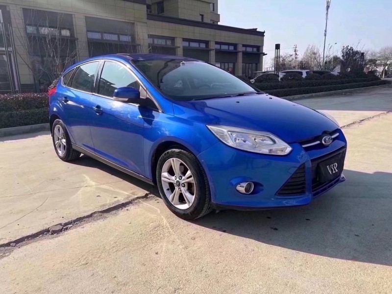 济宁13年福特福克斯3