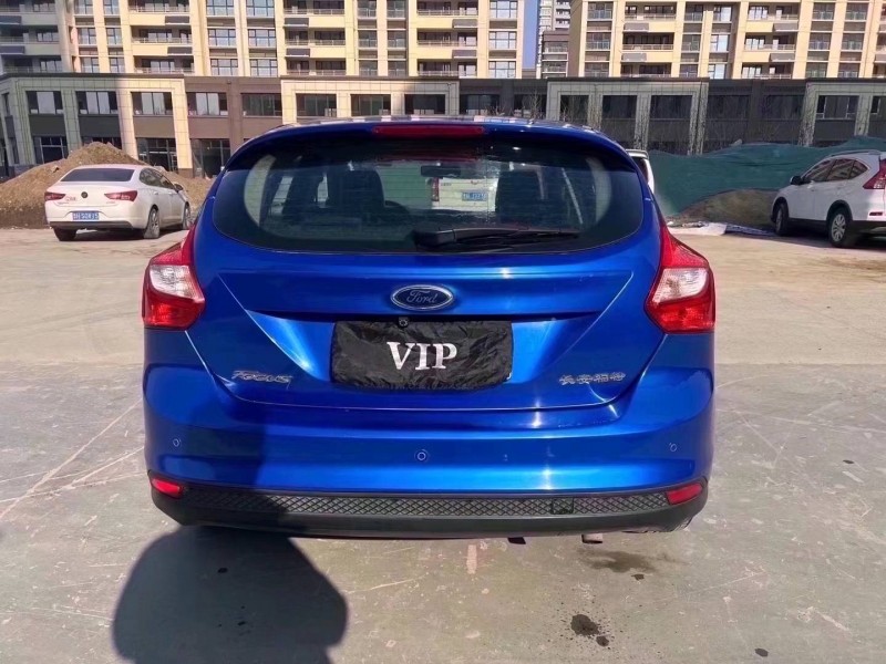 济宁13年福特福克斯9