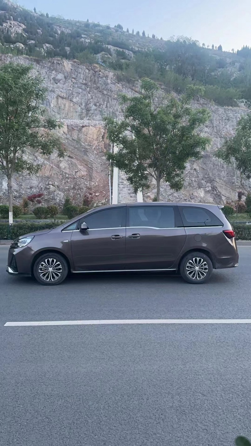 济南23年别克GL84