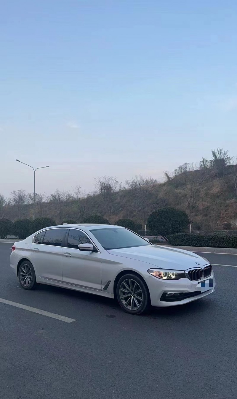 济南17年宝马5系3