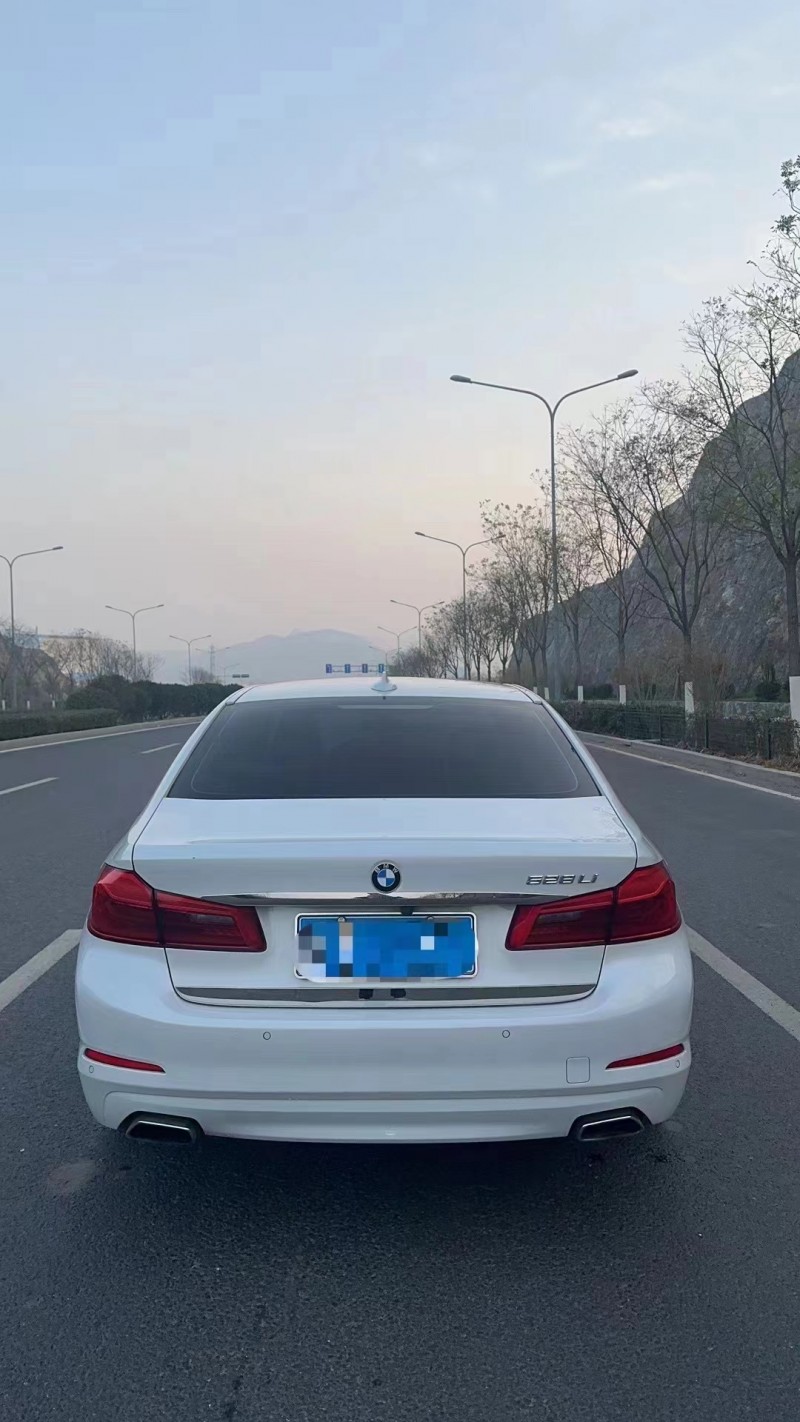 济南17年宝马5系9