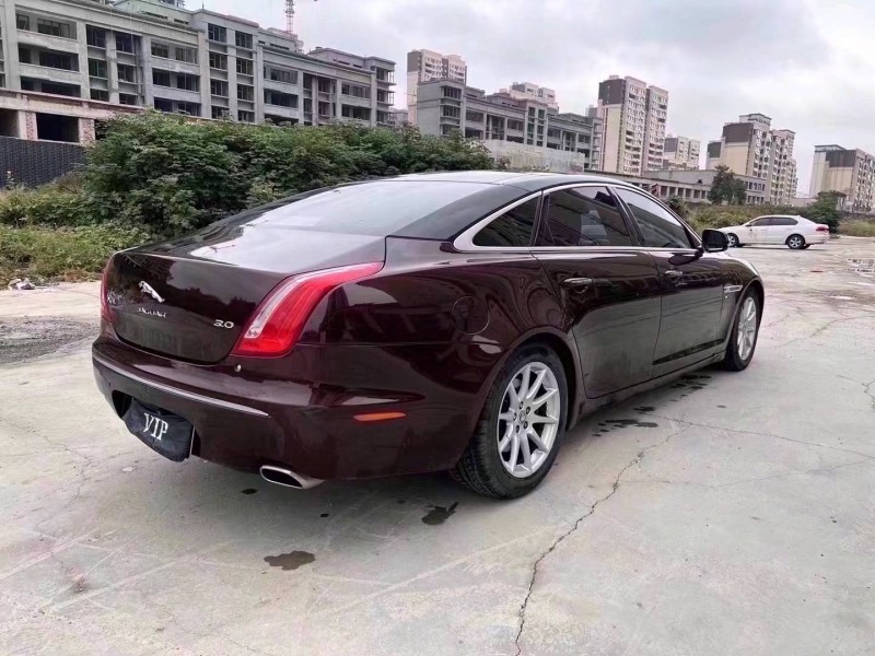 济宁12年捷豹XJ8