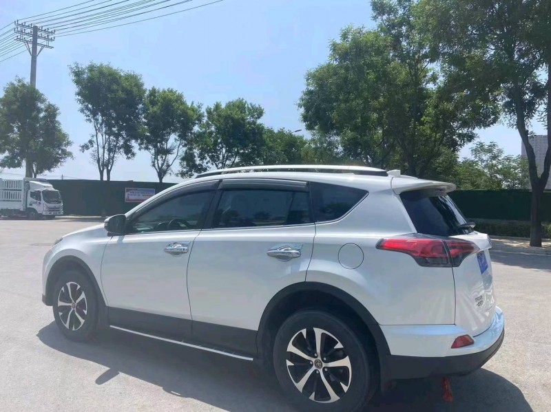 咸陽19年豐田RAV4榮放7